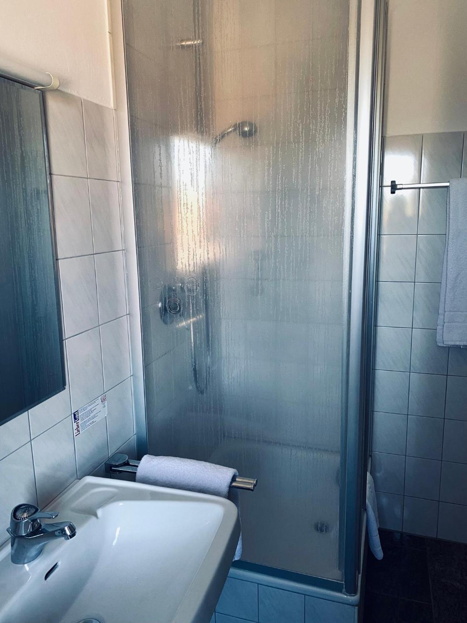Ahorn-Zimmervermietung Schrobenhausen Exteriör bild